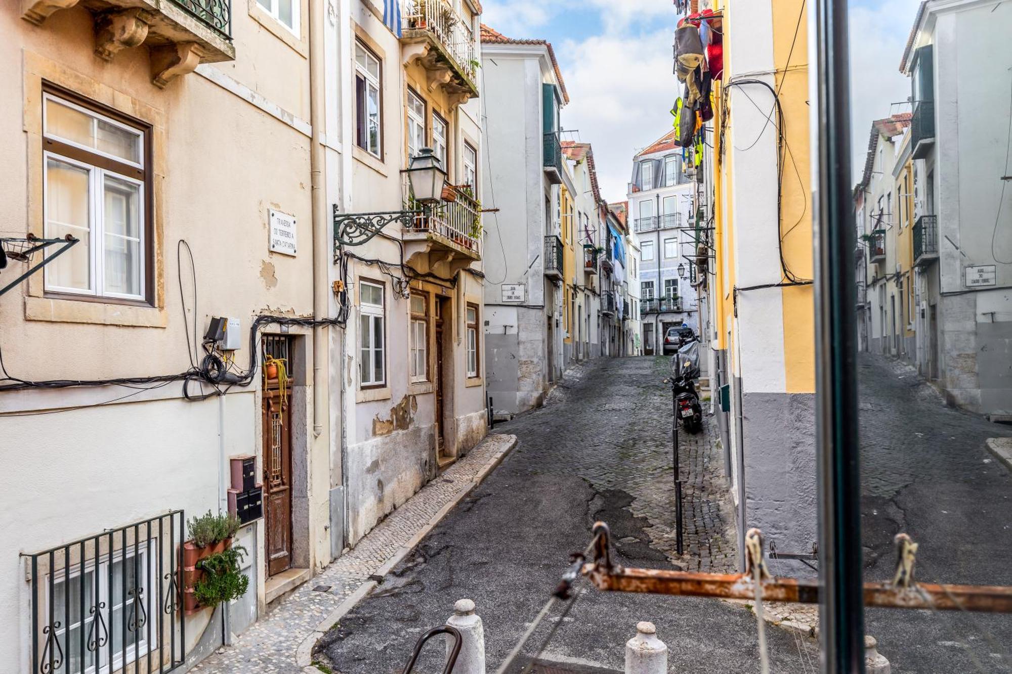 Apartment Escadinhas Da Santa Lisbon